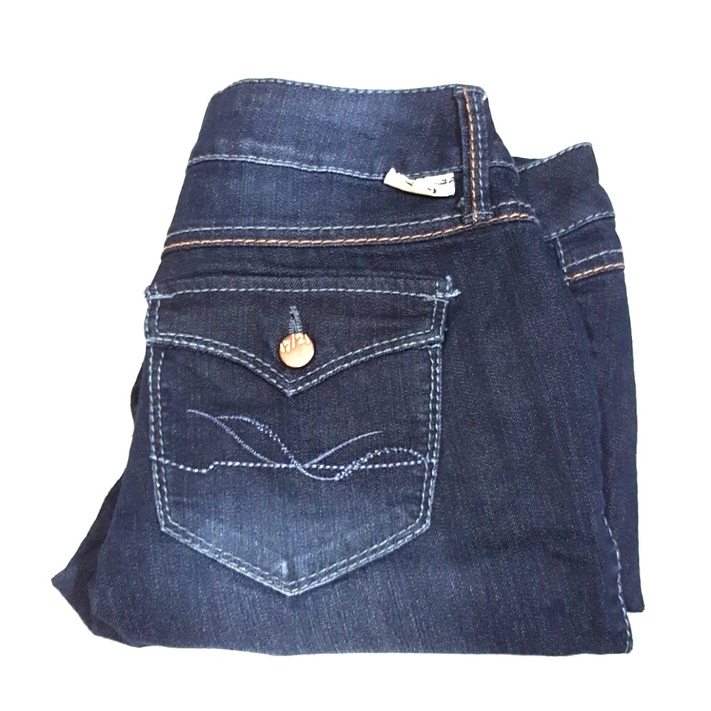 17/21 Exclusive Denim Size: 4 Cropped